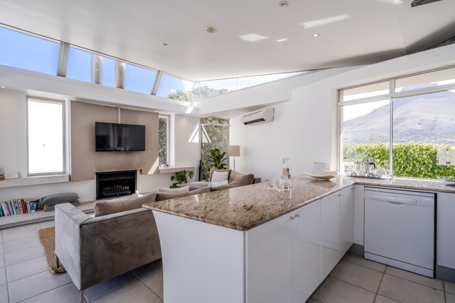 8 Bedroom Property for Sale in Camps Bay Western Cape